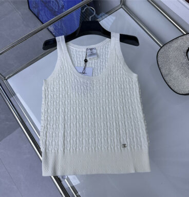 Chanel early autumn knitted vest
