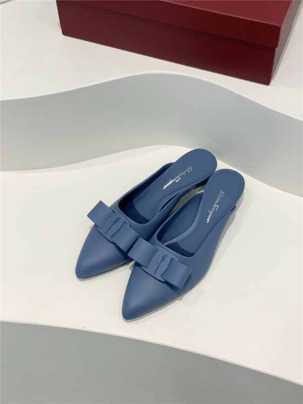 Salvatore Ferragamo new pointed half drag bow slippers