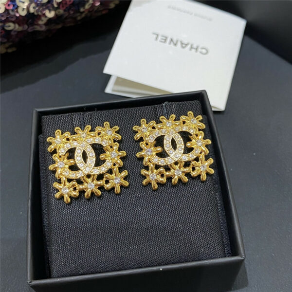 chanel golden flower hollow double c square earrings