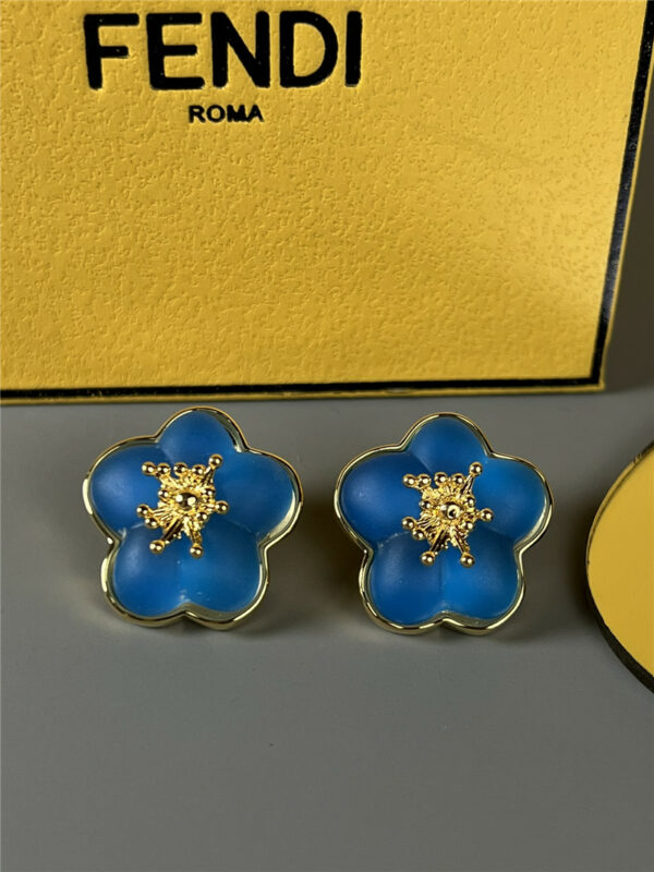 fendi flower stud earrings