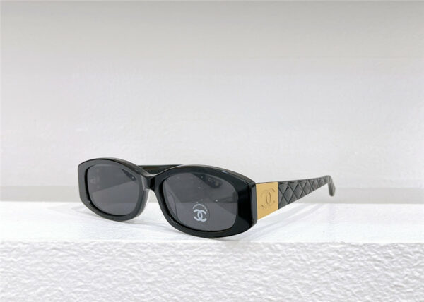 Chanel new medieval Logo diamond design sunglasses