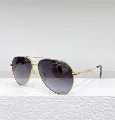 Burberry Chic Versatile Aviator Sunglasses