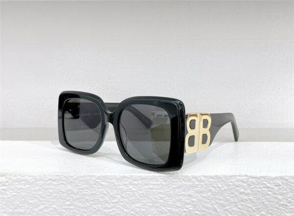 Balenciaga's new trendy all-match square sunglasses