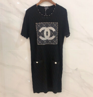 chanel logo round neck knitted dress
