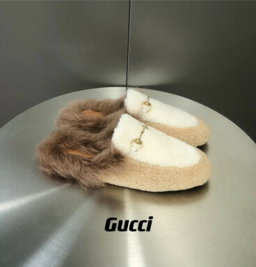 gucci fur slippers