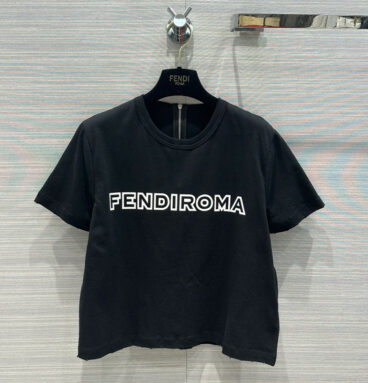 Fendi hole washing craft fashionable and handsome T-shirt
