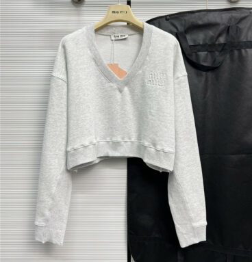 miumiu splicing series age-reducing long-sleeved sweater