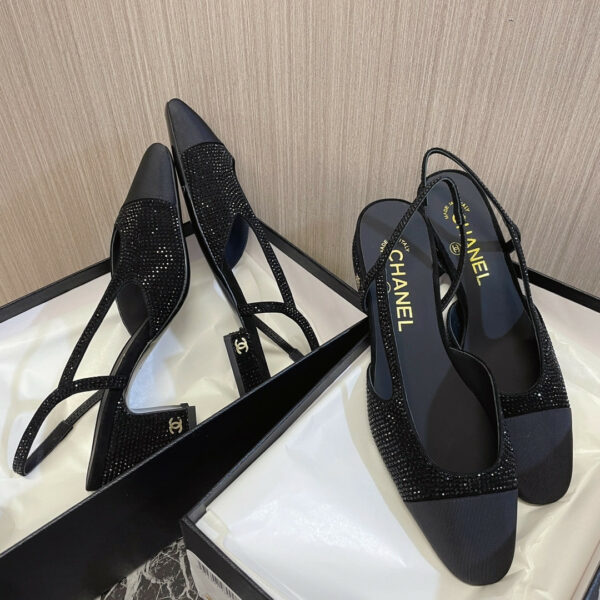 Chanel rhinestone thick heel side empty sandals