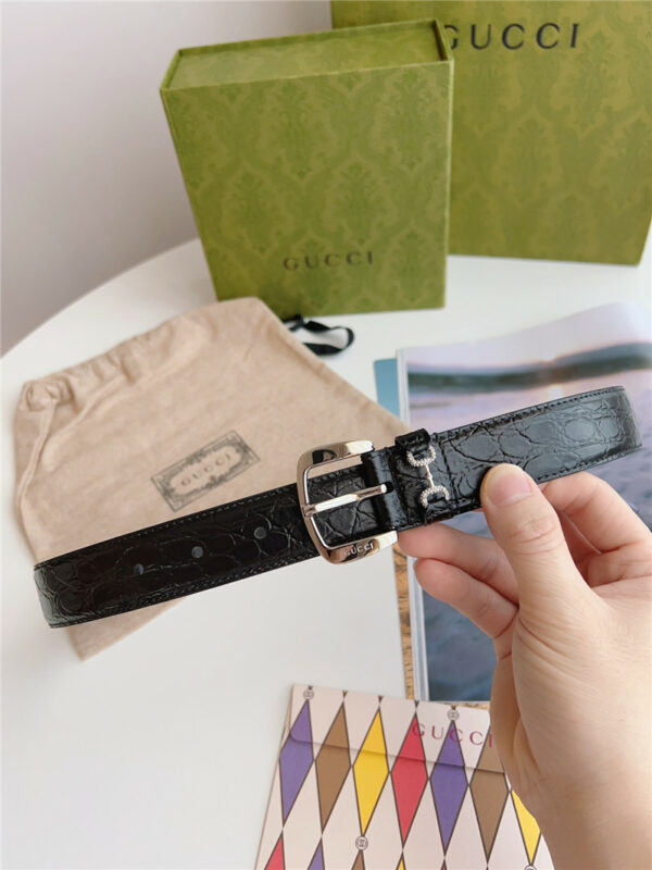 gucci print embossed leather belt