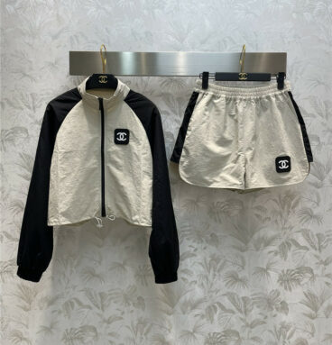Chanel stand collar color contrast jacket + sports shorts suit