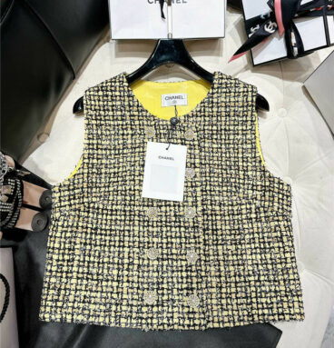 Chanel breathable and comfortable light vest