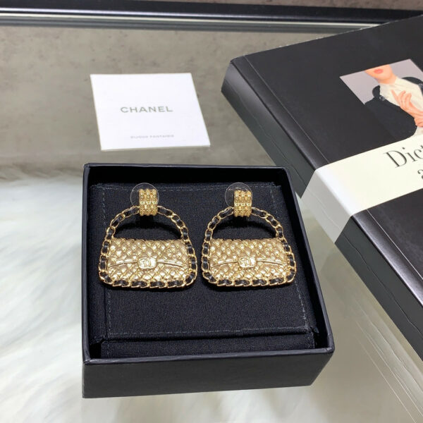 Chanel diamond bag earrings