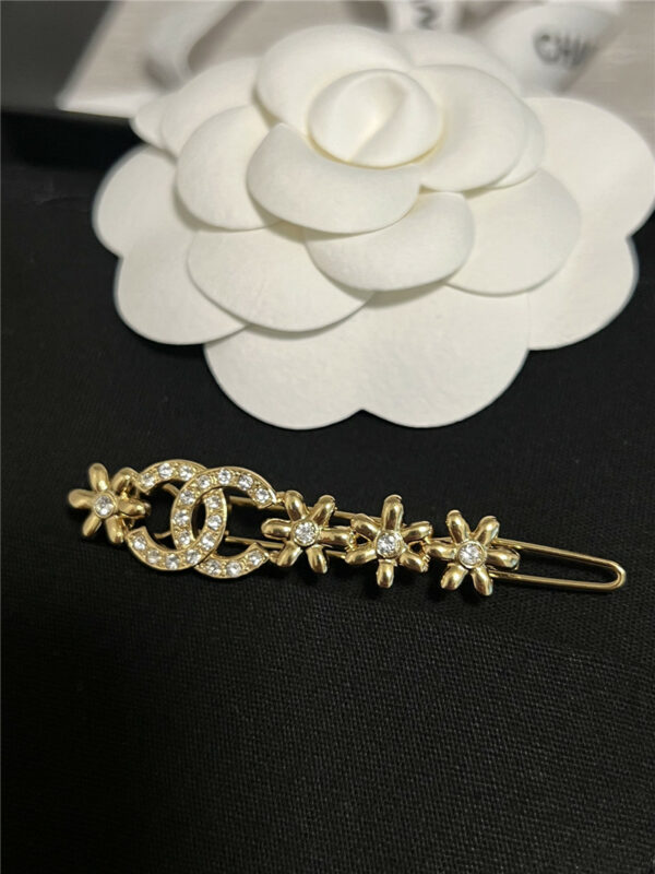 Chanel handmade workshop double C small flower hairpin