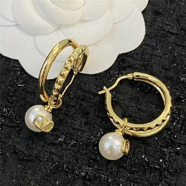 valentino vintage LOGO pearl drop earrings
