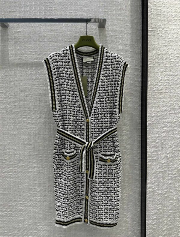 gucci metallic black and white floral plaid woven vest cardigan