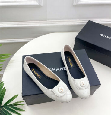 chanel counter catwalk style ribbed flat shoes