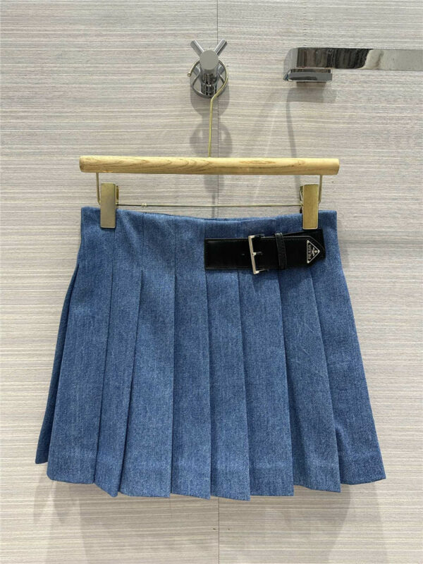 prada women's group wind press pleated denim skirt