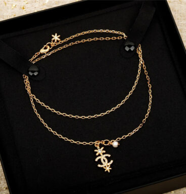 Chanel flower double C single layer necklace