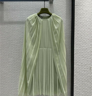 gucci new cape cape style pleated dress