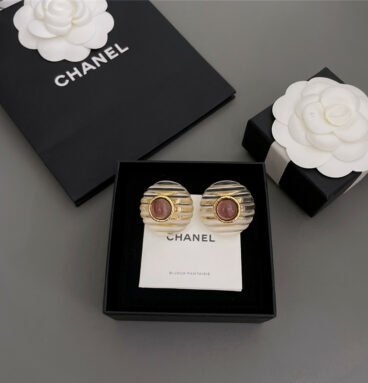 chanel middle-aged small incense ear clip
