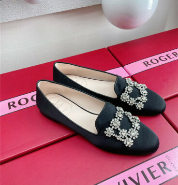 Roger vivier pearl embroidered buckle loafers