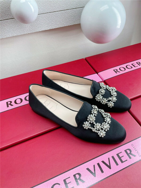 Roger vivier pearl embroidered buckle loafers