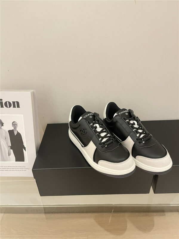 Chanel early autumn panda color matching sneakers