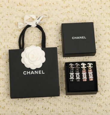 Chanel enamel double C color diamond earrings