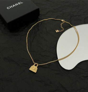 Chanel middle-aged double C necklace