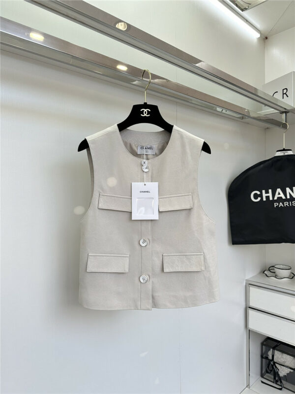 chanel simple sleeveless vest