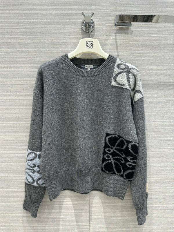 loewe plain cashmere sweater with contrasting logo intarsia