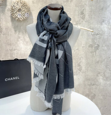 chanel diamond double C large letter scarf