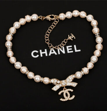chanel pearl bow necklace