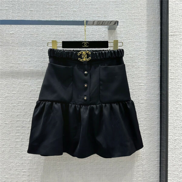 Chanel single-breasted ruffled black fine glitter skirt