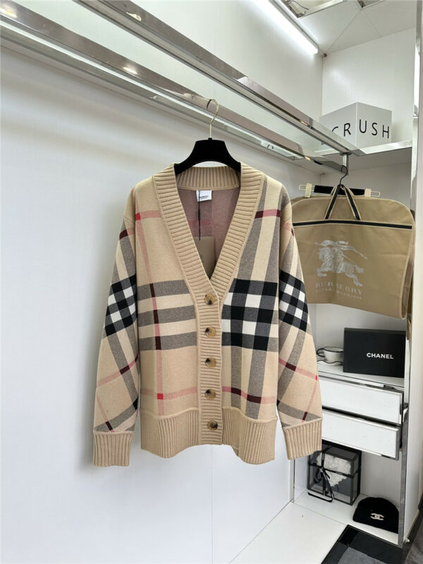 Burberry slouchy knitted cardigan