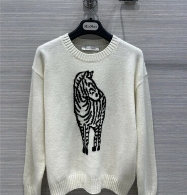MaxMara elegant black and white zebra cashmere sweater