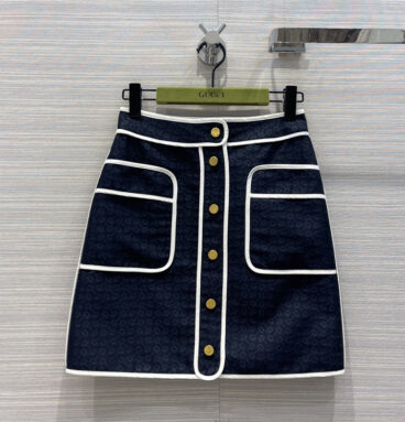gucci preppy saddle button dark jacquard logo skirt