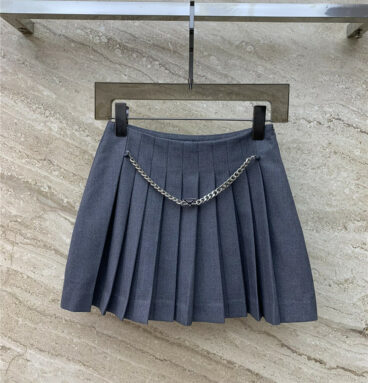 prada new waist metal p chain decorated pleated skirt