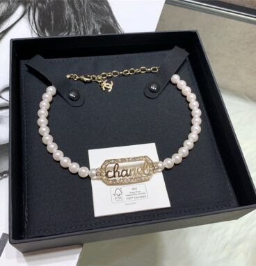 chanel calligraphy letter pearl necklace