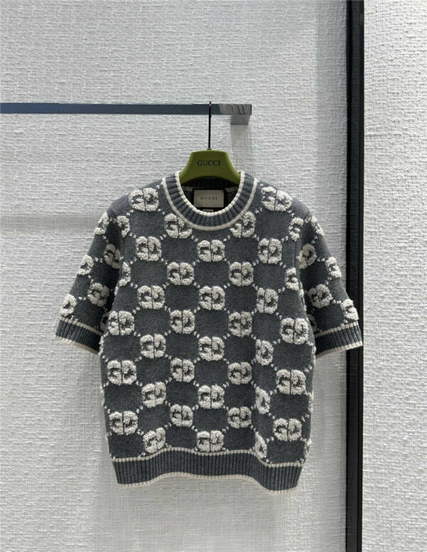gucci gray and white jacquard knitted short-sleeved top