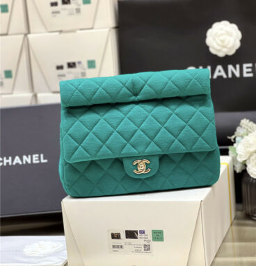 chanel green limited edition clutch bag