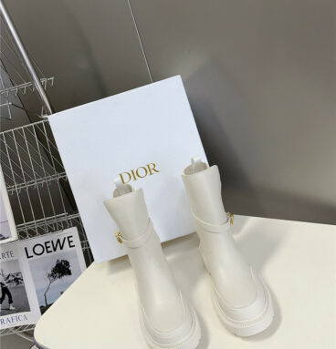 dior autumn and winter catwalk style mid-calf boots