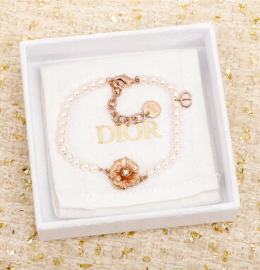 chanel cornflower pearl bracelet