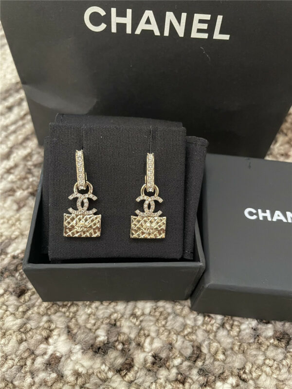 chanel diamond bag earrings