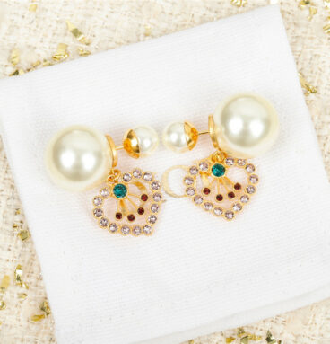 dior heart size pearl earrings