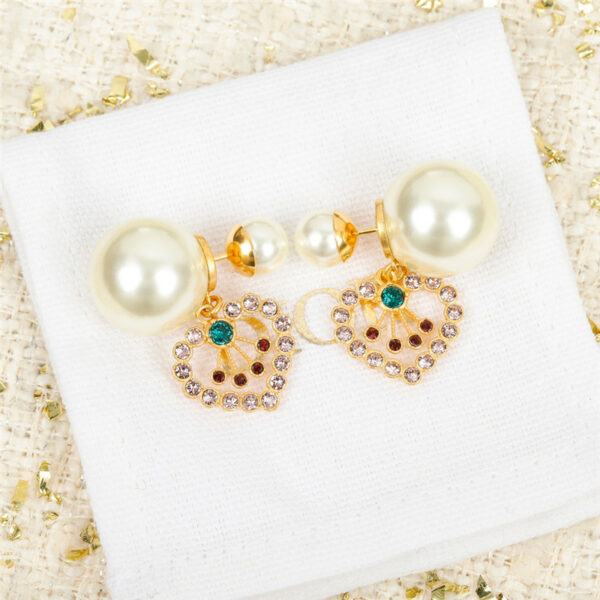 dior heart size pearl earrings