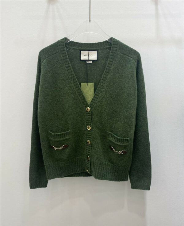 gucci new olive green V-neck knitted long-sleeved cardigan