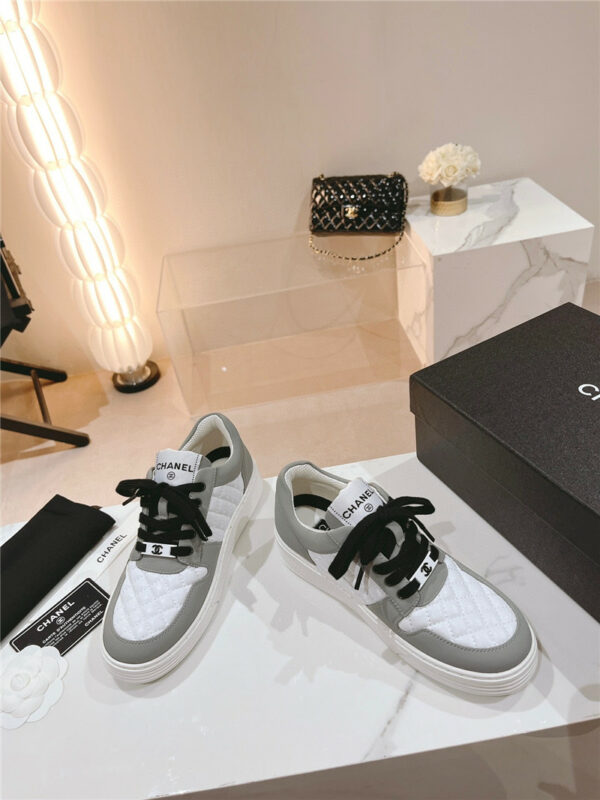 Chanel new all-leather color diamond skateboard shoes