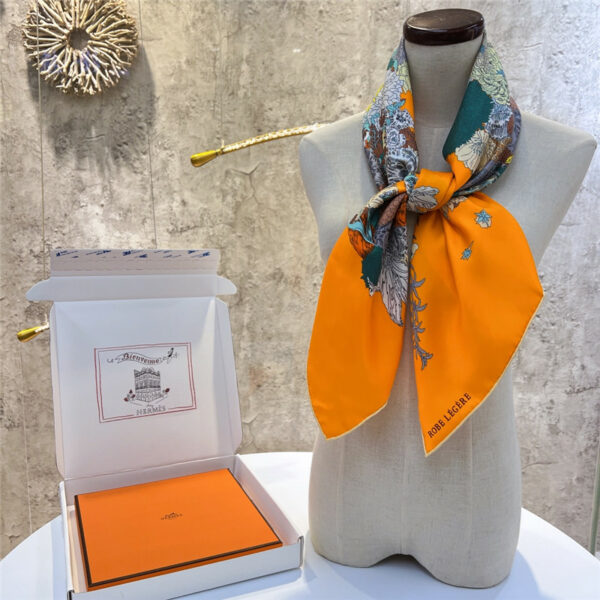 Hermès new "Qingyanghuayi" orange silk scarf
