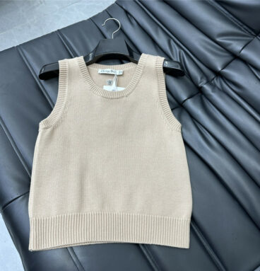 dior early spring knitted nude vest